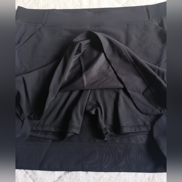 NWOT 32 Degrees skort. Size L - Picture 5 of 14